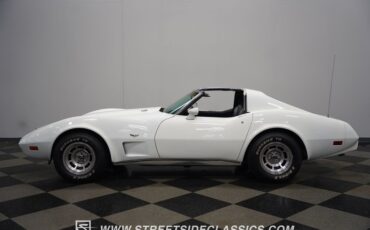 Chevrolet-Corvette-1977-White-Black