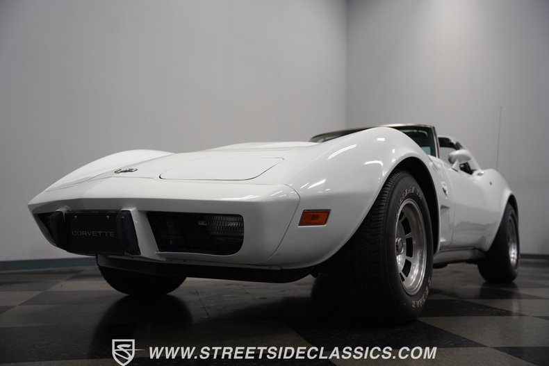 Chevrolet-Corvette-1977-White-Black-39