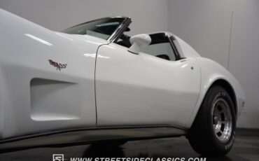 Chevrolet-Corvette-1977-White-Black-40