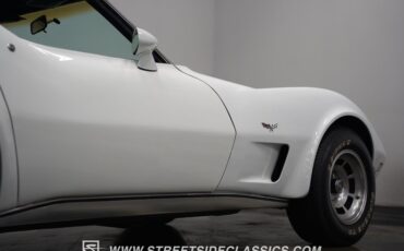 Chevrolet-Corvette-1977-White-Black-41