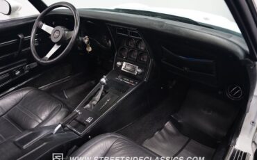 Chevrolet-Corvette-1977-White-Black-46