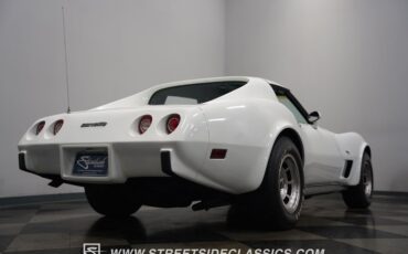 Chevrolet-Corvette-1977-White-Black-5