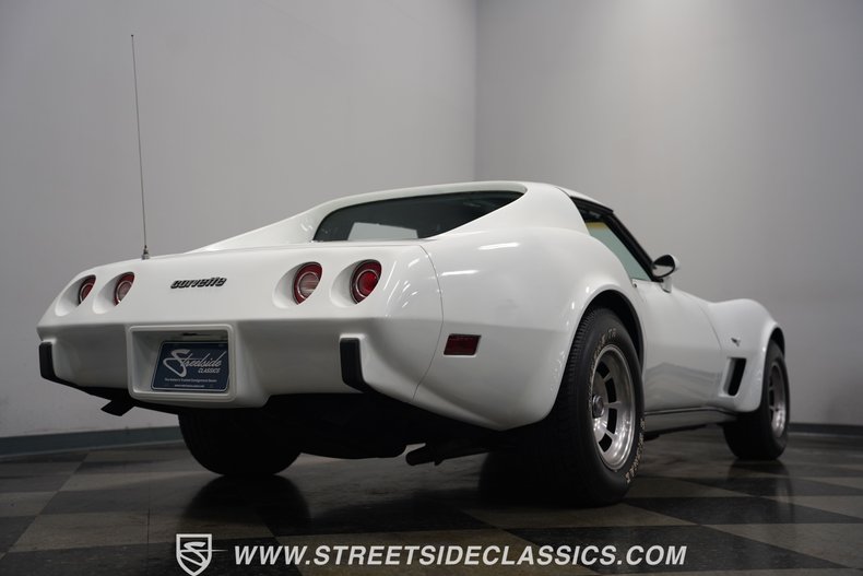 Chevrolet-Corvette-1977-White-Black-5