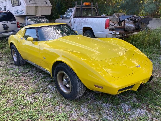 Chevrolet-Corvette-1977-Yellow-1