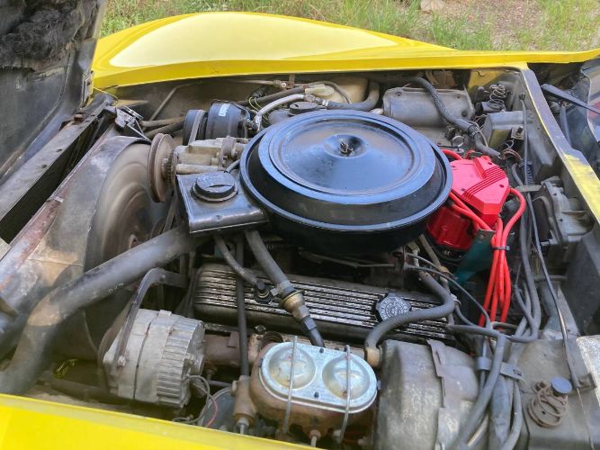 Chevrolet-Corvette-1977-Yellow-10