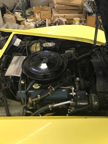 Chevrolet-Corvette-1977-Yellow-13