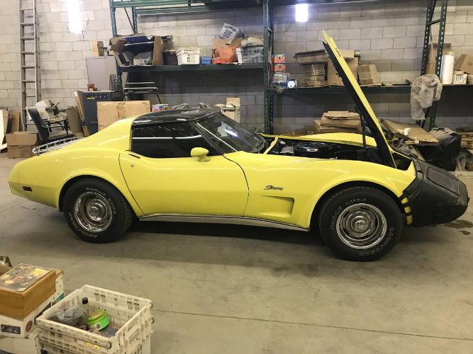 Chevrolet-Corvette-1977-Yellow-14