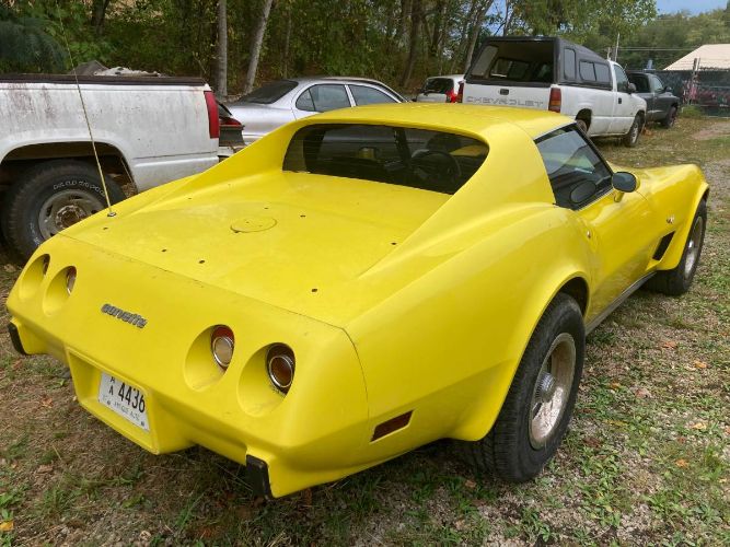 Chevrolet-Corvette-1977-Yellow-16