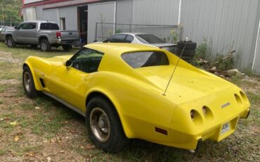 Chevrolet-Corvette-1977-Yellow-17
