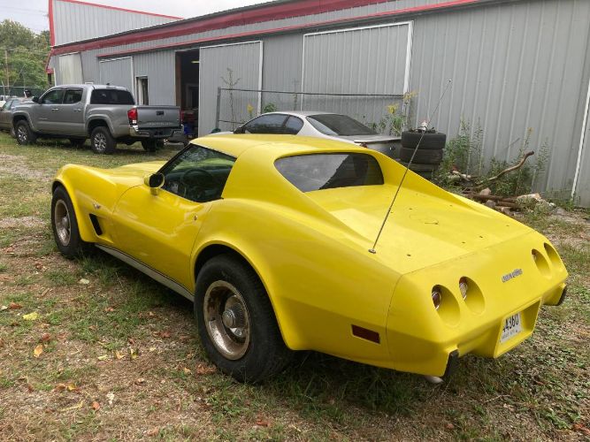 Chevrolet-Corvette-1977-Yellow-17