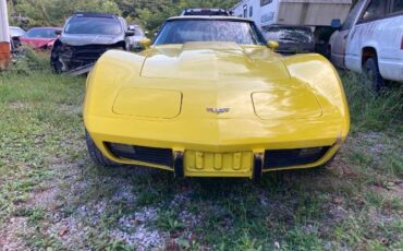 Chevrolet-Corvette-1977-Yellow-3