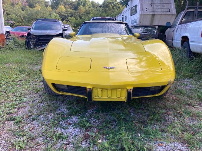 Chevrolet-Corvette-1977-Yellow-3