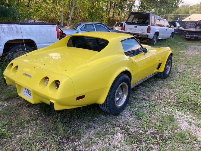 Chevrolet-Corvette-1977-Yellow-5