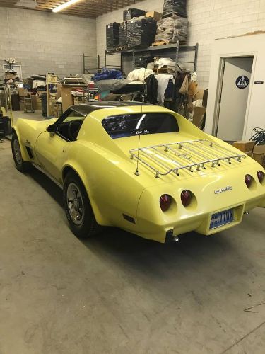 Chevrolet-Corvette-1977-Yellow-8