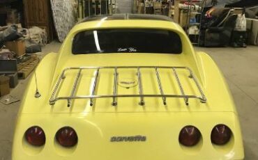 Chevrolet-Corvette-1977-Yellow-9