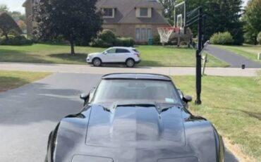 Chevrolet-Corvette-1977-black-1