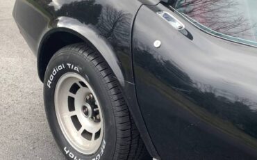 Chevrolet-Corvette-1977-black-4