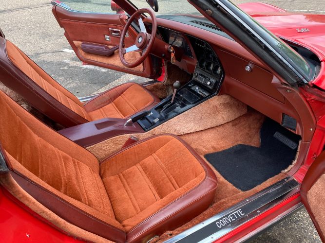 Chevrolet-Corvette-1978-2