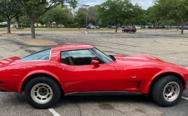 Chevrolet-Corvette-1978-4