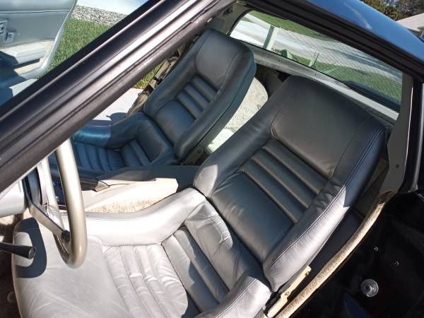Chevrolet-Corvette-1978-Black-Black-2