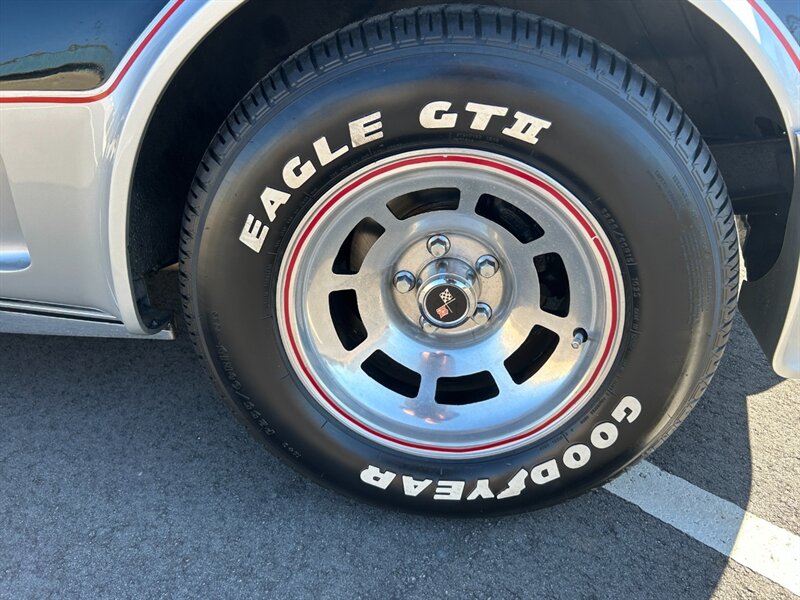 Chevrolet-Corvette-1978-Black-Black-22