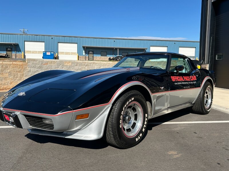 Chevrolet-Corvette-1978-Black-Black-3