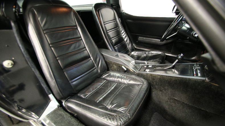Chevrolet-Corvette-1978-Black-Black-3