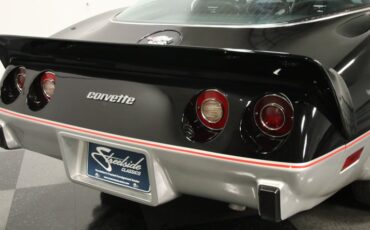 Chevrolet-Corvette-1978-Black-Black-31
