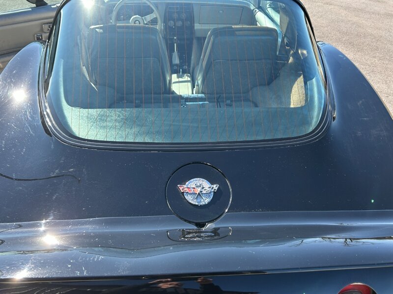 Chevrolet-Corvette-1978-Black-Black-32