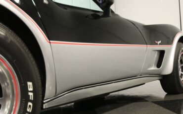Chevrolet-Corvette-1978-Black-Black-32