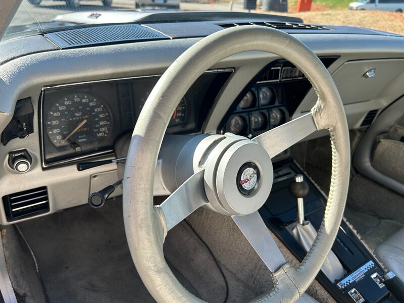 Chevrolet-Corvette-1978-Black-Black-34