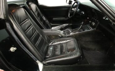 Chevrolet-Corvette-1978-Black-Black-4