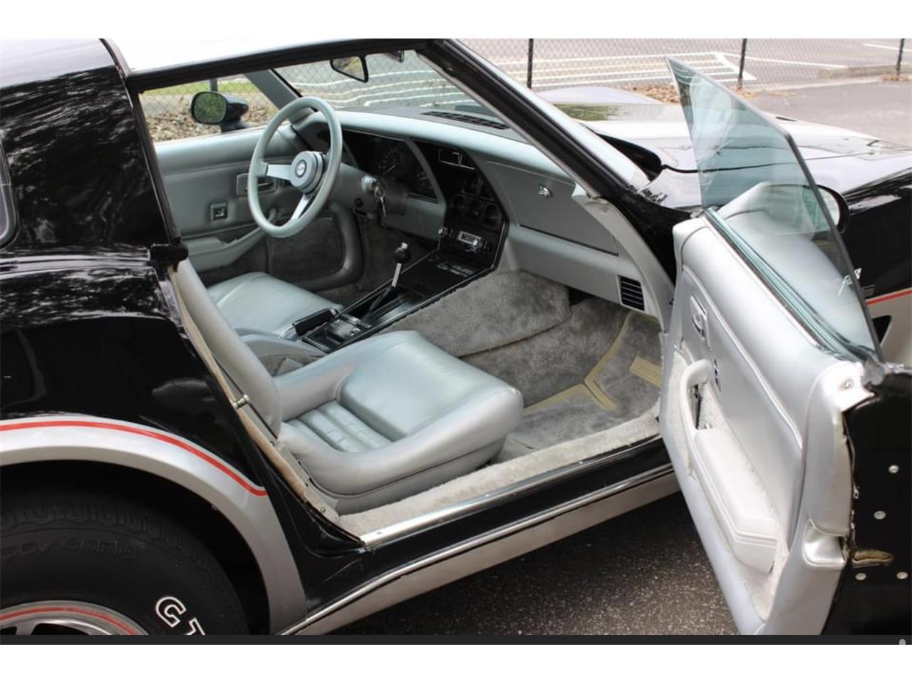 Chevrolet-Corvette-1978-Black-Silver-16