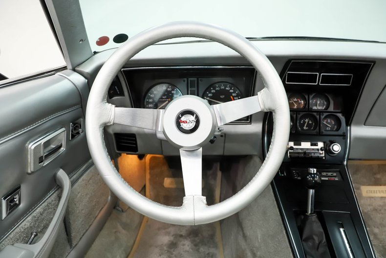 Chevrolet-Corvette-1978-Black-Silver-18