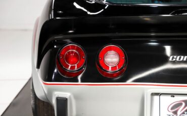 Chevrolet-Corvette-1978-Black-Silver-25