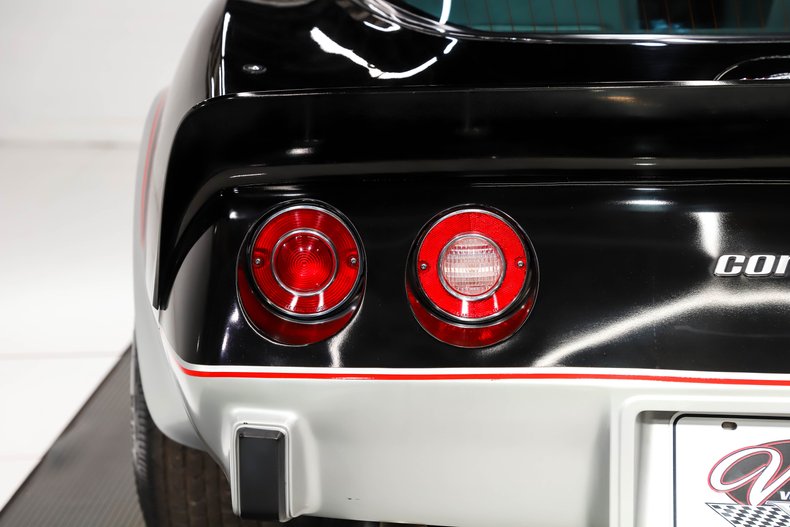 Chevrolet-Corvette-1978-Black-Silver-25