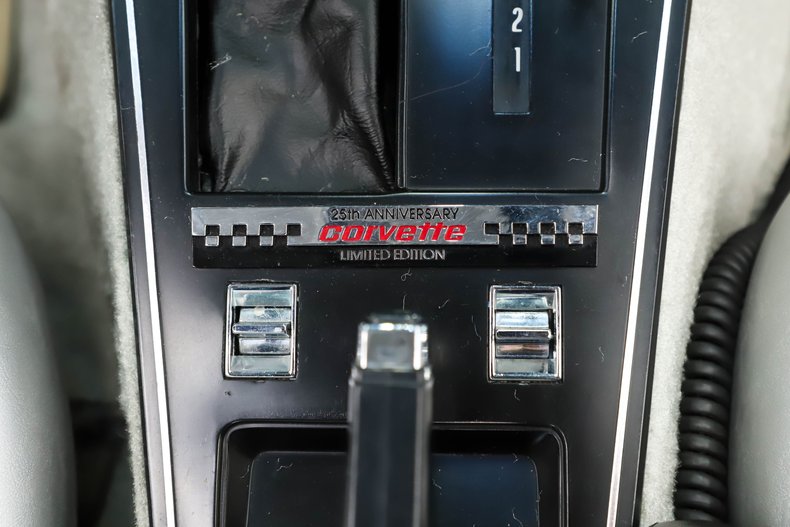 Chevrolet-Corvette-1978-Black-Silver-29