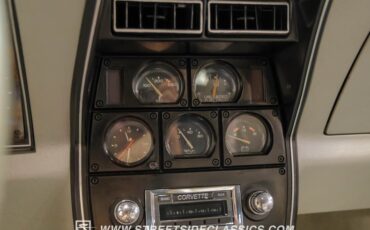 Chevrolet-Corvette-1978-Black-Silver-39