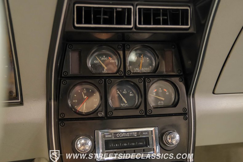 Chevrolet-Corvette-1978-Black-Silver-39