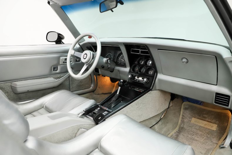 Chevrolet-Corvette-1978-Black-Silver-39
