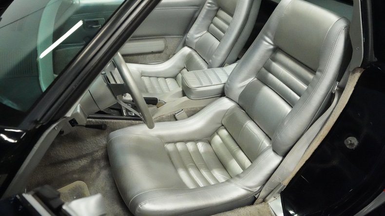 Chevrolet-Corvette-1978-Black-Silver-49
