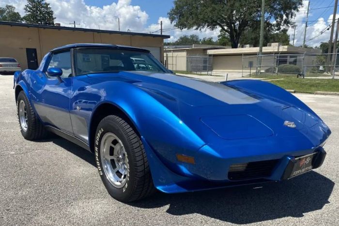 Chevrolet-Corvette-1978-BlueSilver-BlackSilver-Leather-1
