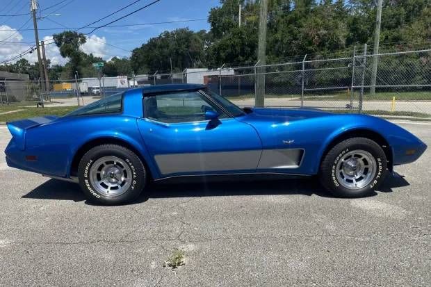 Chevrolet-Corvette-1978-BlueSilver-BlackSilver-Leather