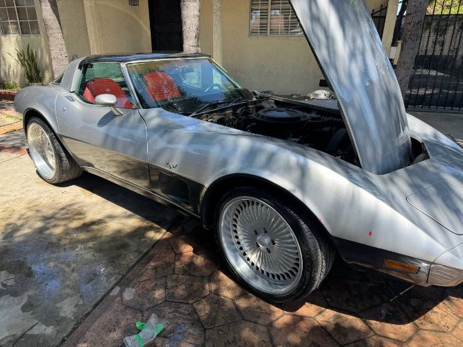 Chevrolet-Corvette-1978-Gray-1