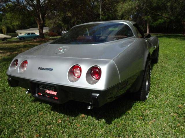 Chevrolet-Corvette-1978-Silver-Burgundy-23