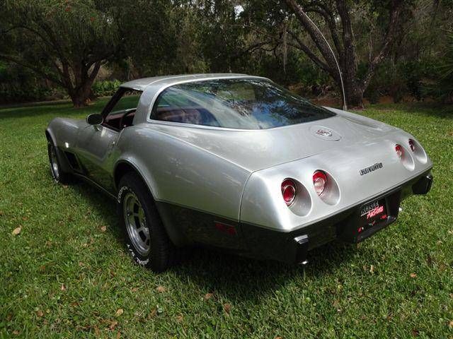 Chevrolet-Corvette-1978-Silver-Burgundy-25
