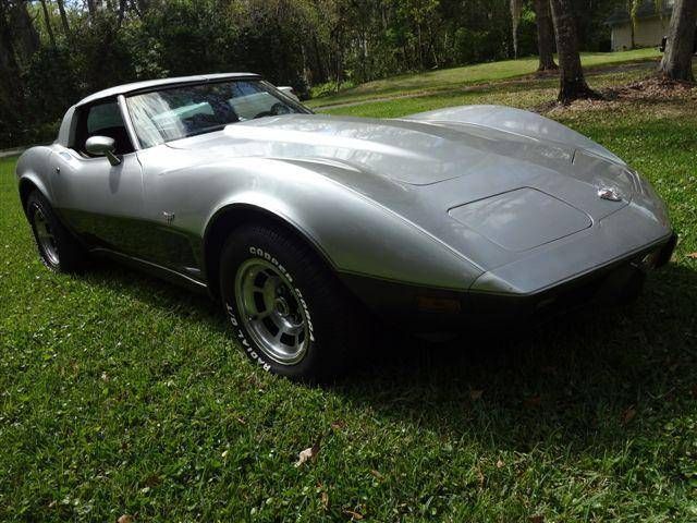 Chevrolet-Corvette-1978-Silver-Burgundy-28