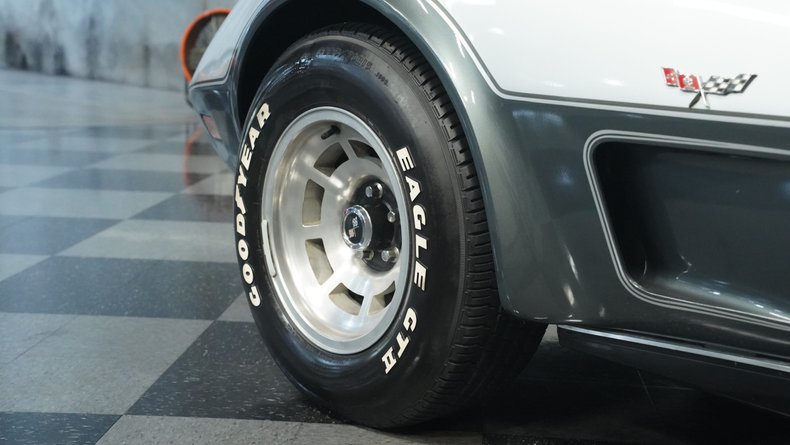 Chevrolet-Corvette-1978-Silver-Metallic-Black-14