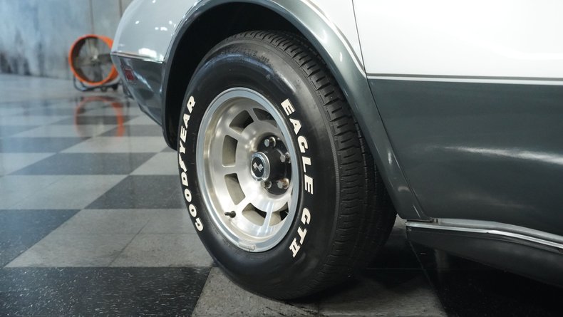 Chevrolet-Corvette-1978-Silver-Metallic-Black-16