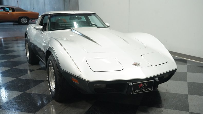 Chevrolet-Corvette-1978-Silver-Metallic-Black-27